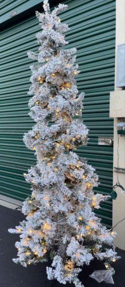 Beautiful White Snow Christmas Tree