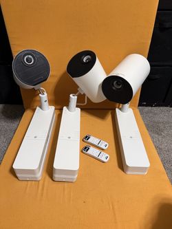 3 x Epson EV-100 Smart Laser Projector for Holiday Illumination Mapping
