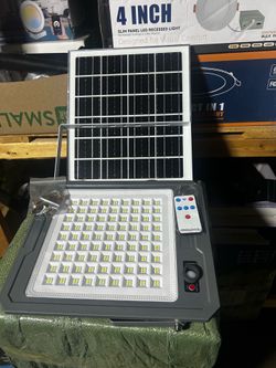 BRAND NEW 4100 LUMENS  PRIVATE STREET SOLAR LIGHT 2 PIECES is 1 UNIT  1000   WATTS
