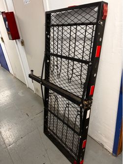 Curt cargo carrier
