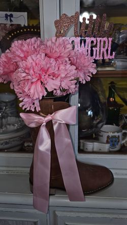 Baby shower stuff " Lil cowgirl theme"