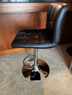 Set of 4 Black Adjustable Bar Stools – 1 Brand New