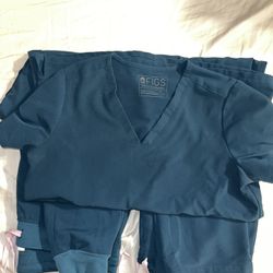 FIGS Scrub Set (2 Pants + 1 Shirt)