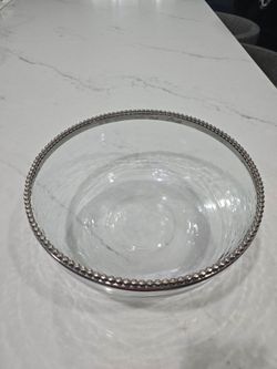 Elegant Clear Glass Serving Bowl with Silver Beaded Rim Accent