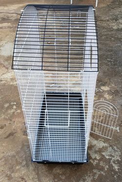 All Living Things Birds Cage Medium Size for Sale in Tallahassee