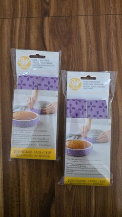 Bake-even strips, new, wilton
35 in long 1.5 in wide. Bandas/tiras para hornear uniformemente
88.9 cm largo x 3.8 cm ancho
Nuevas, marca: wilton