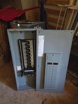 This is a Square D by Schneider Electric Homeline 200 Amp 42-Space 84-Circuit Indoor Main Breaker Load Center