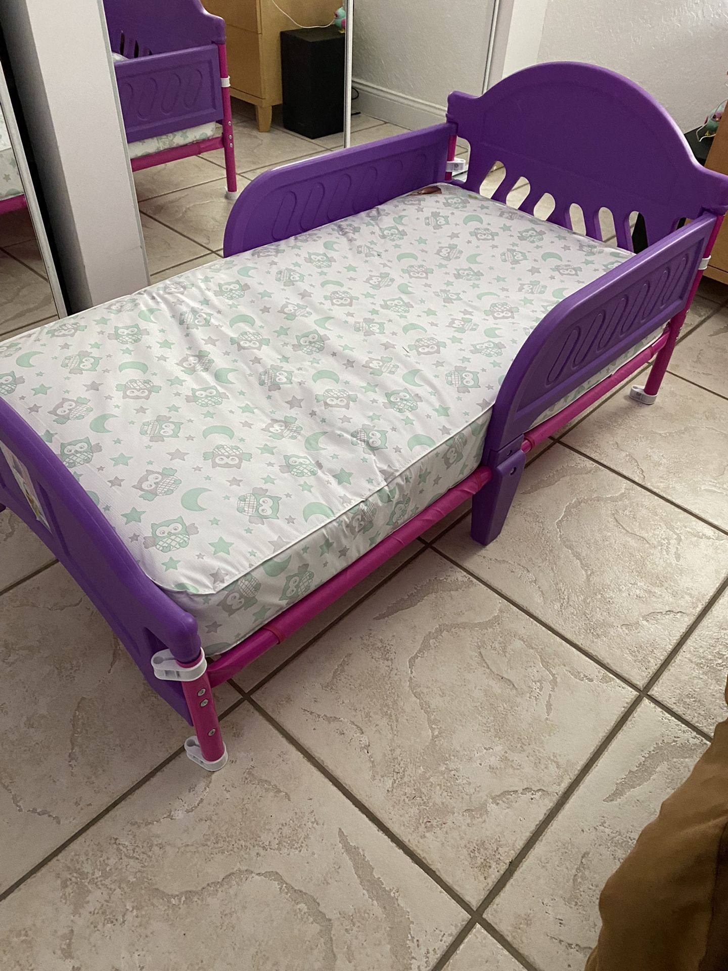 Bed for toddler  Camita para niños