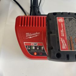 Milwaukee M12 Charger