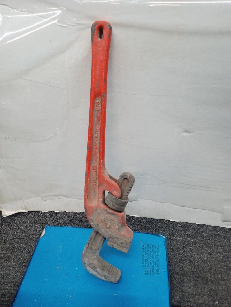 18-in rigid heavy duty offset pipe wrench