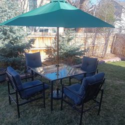 Outdoor Patio Furniture Set Table W Umbrella 4 Reclining Chairs W Cushions
