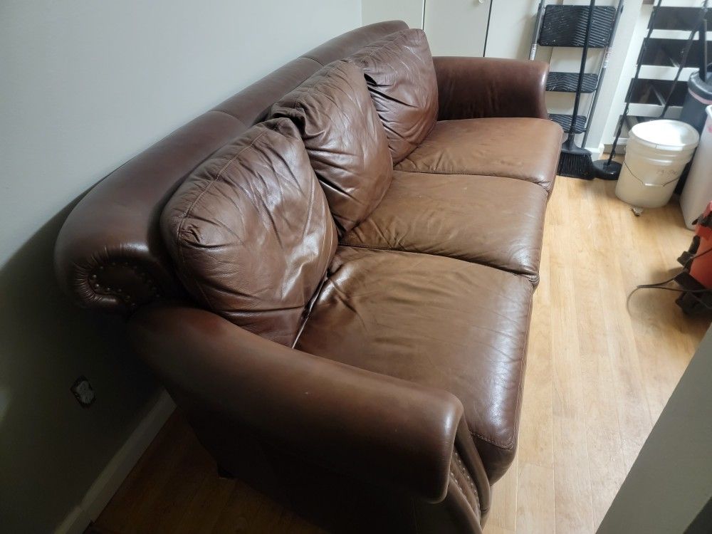 Leather Brown Couch for Sale in Yakima, WA OfferUp