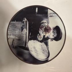 1997 Enesco pretty as a picture decoration plate