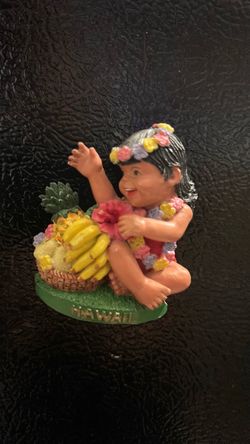 Hawaii Hula Girl Figurine Souvenir magnet