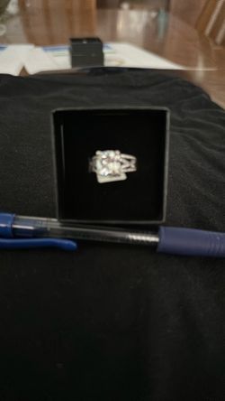 CRISS CROSS RING