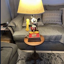 Vintage Mickey Mouse Phone With Lamp