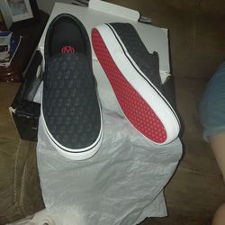 THE WHOSOEVERS  SIZE 10 MENS