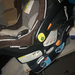 CAR SEAT WITH BASE
