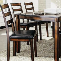 Modern table and 4 Chairs 