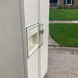 Refrigerator Refrigerator