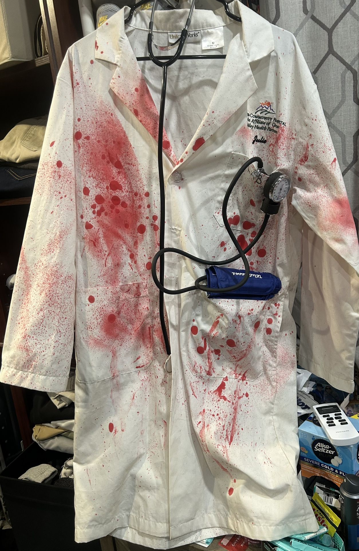 Bloody Doctor halloween lab coat with accessories costume size medium