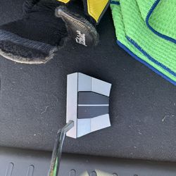 Scotty Cameron phantom 9.5 putter