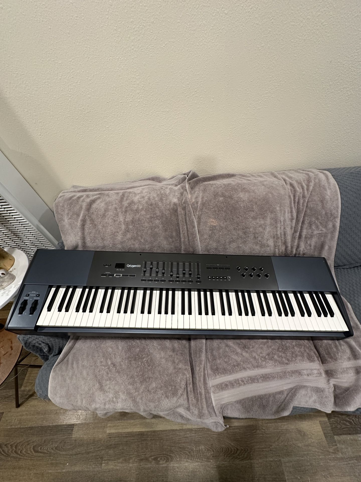 M-AUDIO 88 KEY CONTROLLER DIGITAL PIANO WITH USB POWER CORD
