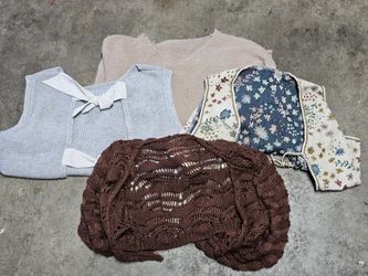 New Women’s Sweaters & Tops – Mixed Sizes – $40