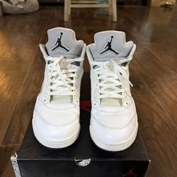 Metallic White Retro 5 Sz12
