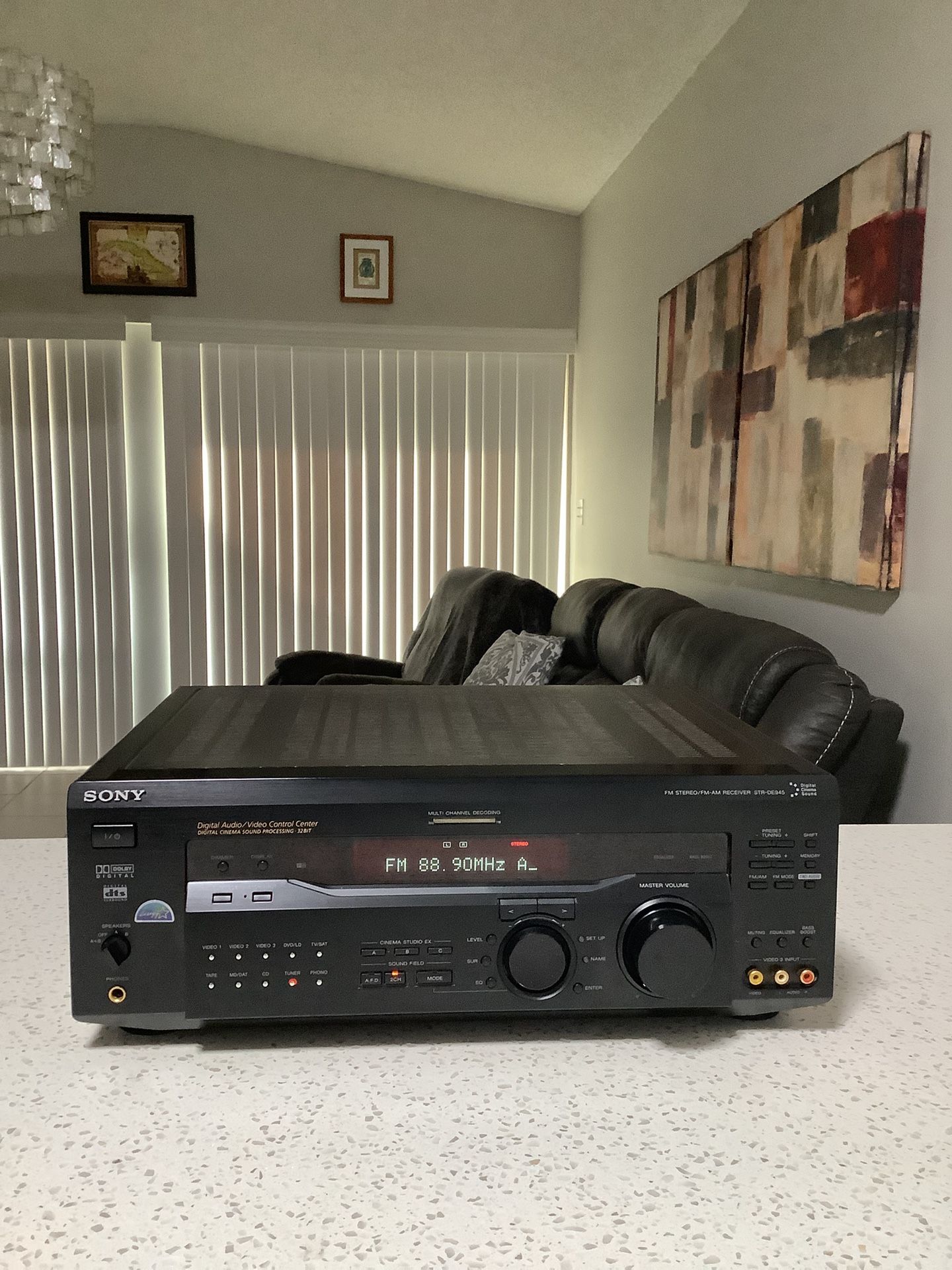 * Sony * High Power Home Theater Surround Sound & Stereo Receiver . Amazing Sounding Receiver In Like New Condition . Must See To Appreciate .