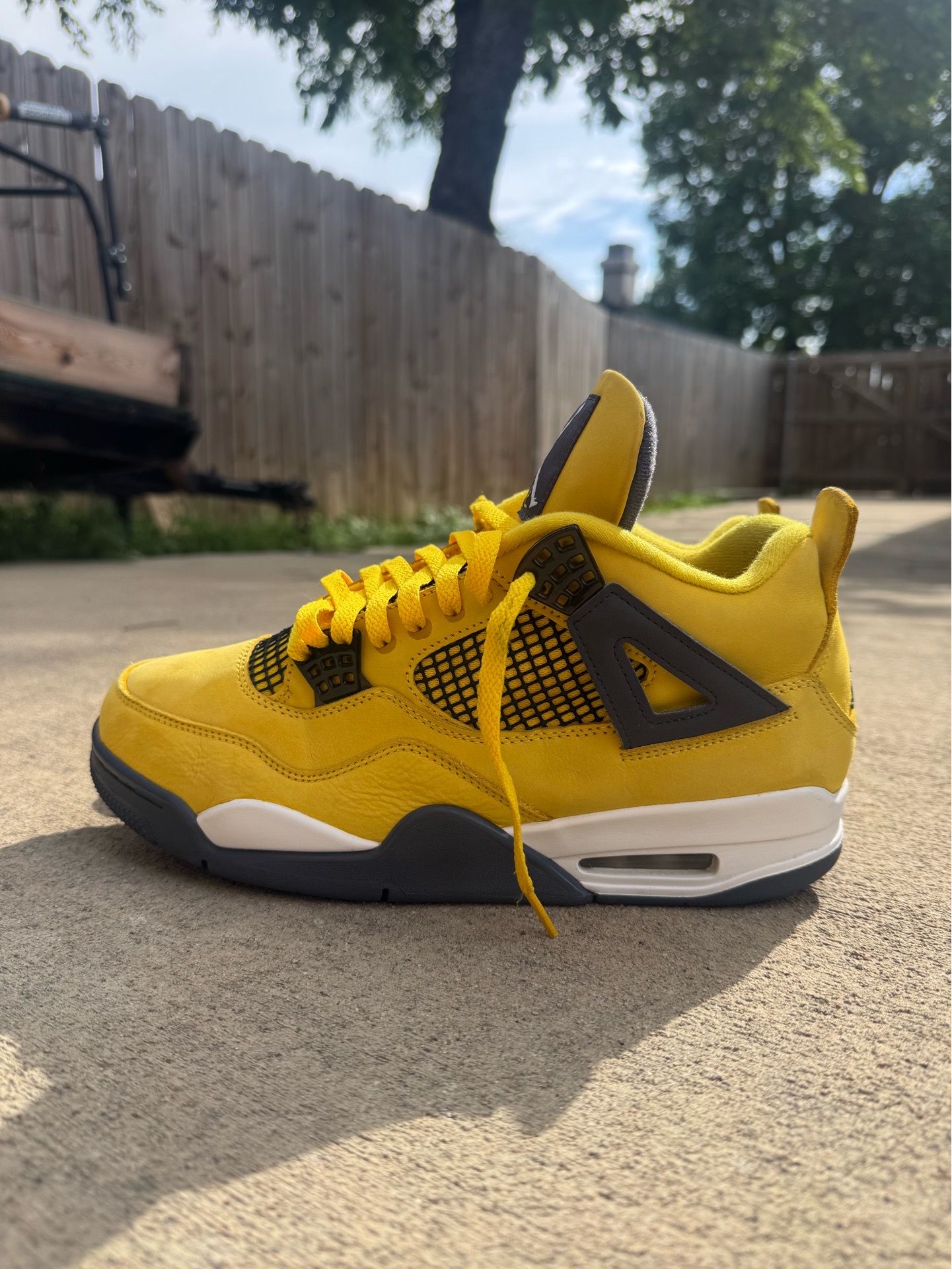 Nike air jordan retro 4 lightning size (Sz) 10.5