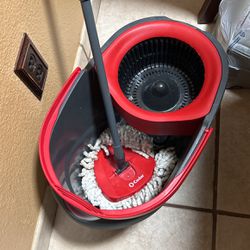 O’cedar Mop With Two Mop Replacement Heads