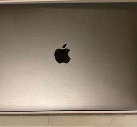 2020 Apple MacBook 13” - 512 GB SSD