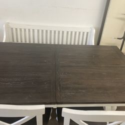 BEAUTIFUL DINING TABLE  WITH 4 CHAIRS AND BENCH