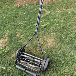 Manuel Push Lawnmower,   in Good Working Condition 