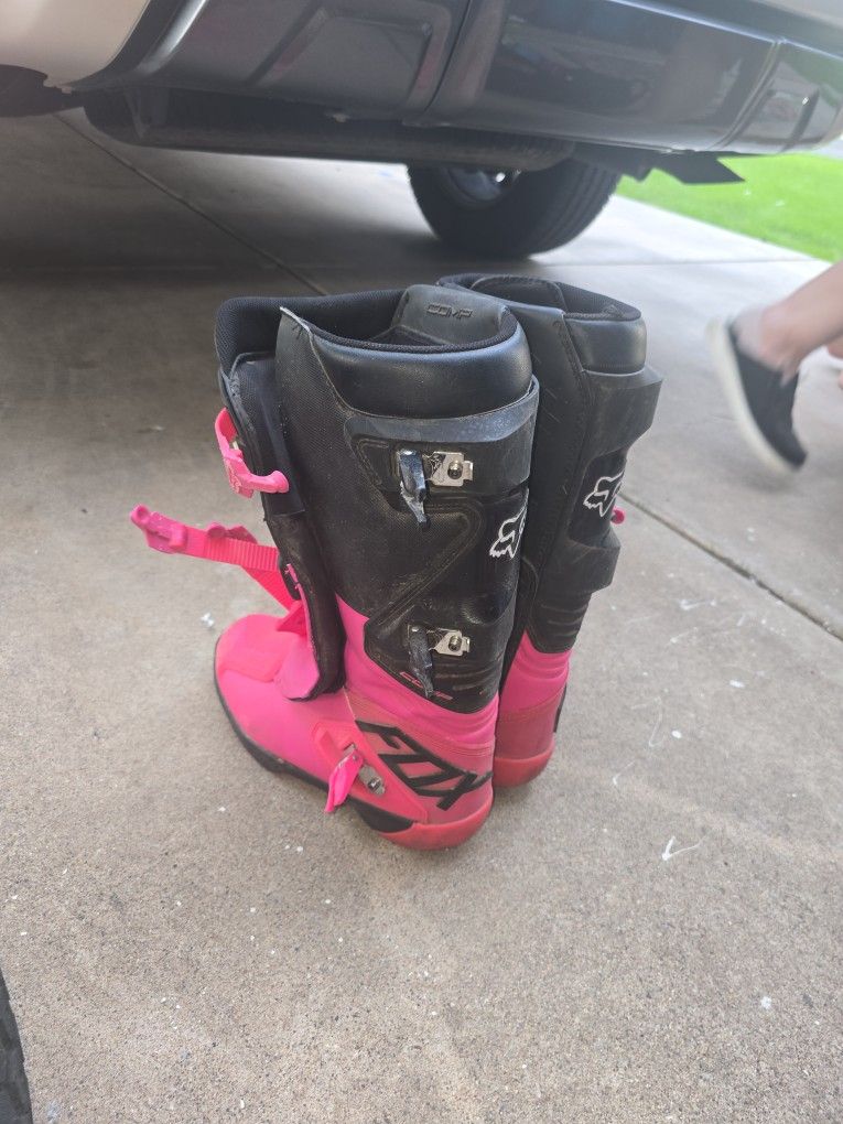 Moto Boots