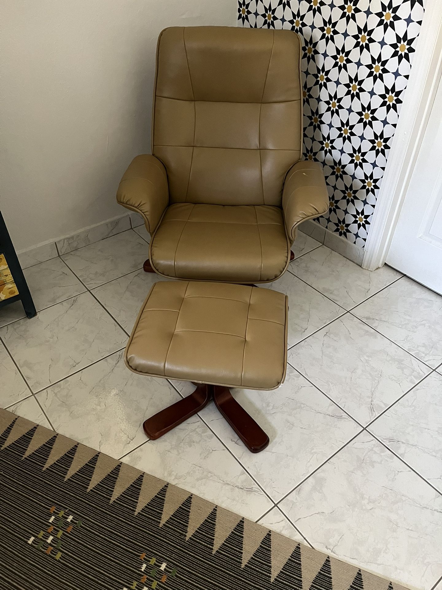 Reclining Swivel Chair With Footstool