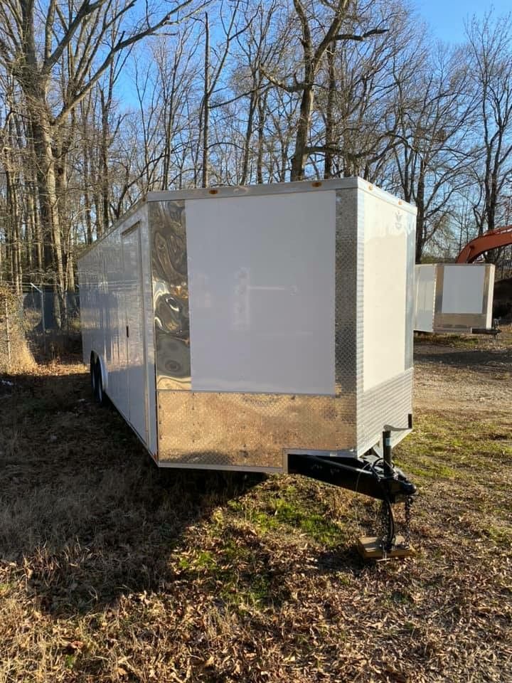 VNOSE ENCLOSED TRAILERS ALL SIZES AND COLORS 20FT 24FT 28FT 32FT IN STOCK FREE DELIVERY