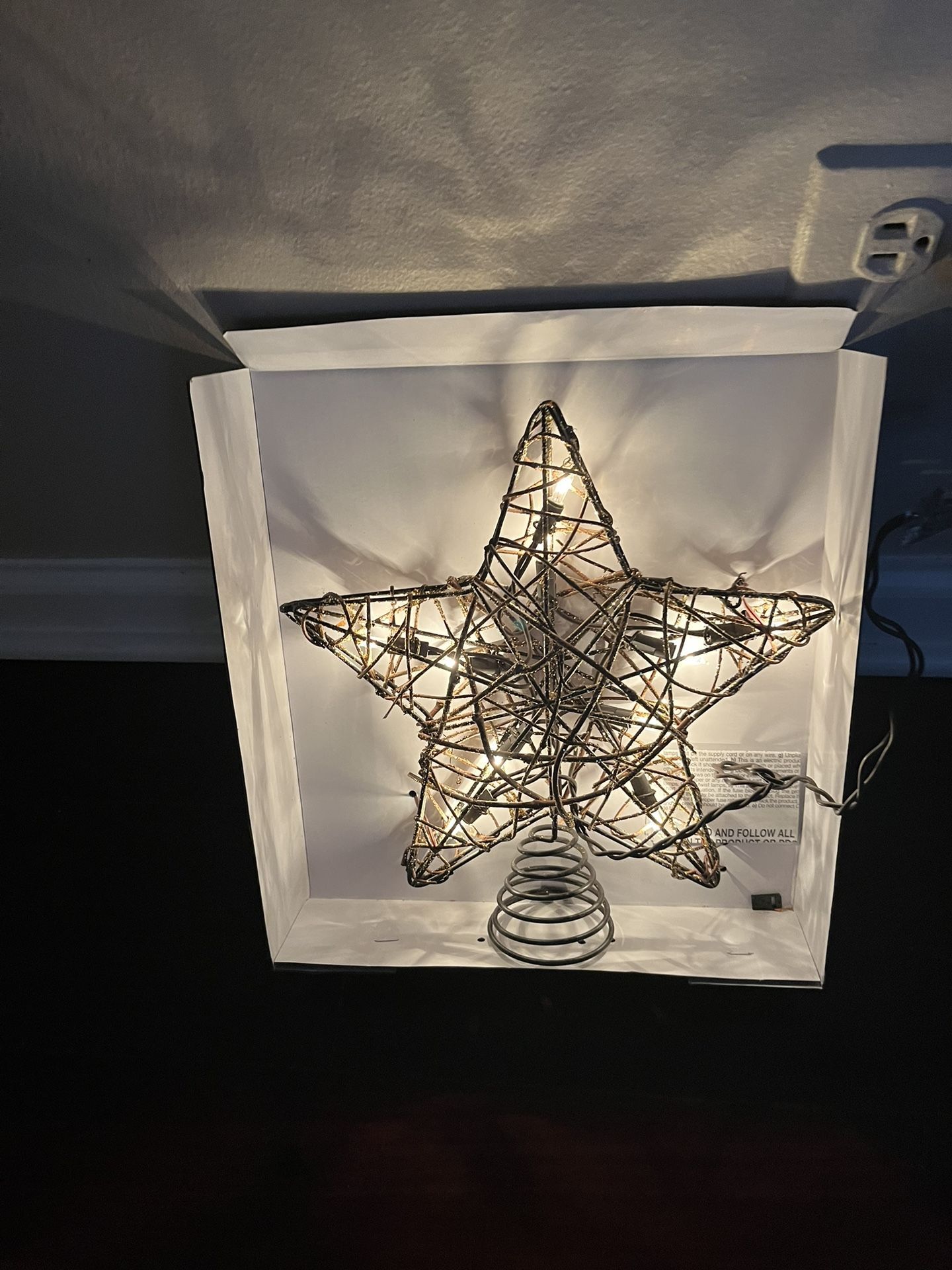 It’s A Brand New LIGHTED TREE TOPPER  ITS BRAND NEW NEVER BEEN USED MADE BY AShland