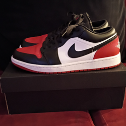 Jordan 1 Low size 10,, no box