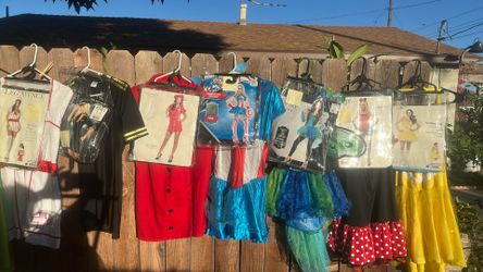 Halloween 🎃 Costumes.  Not Free
