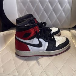 Jordan 1 Retro High Satin Black Toe (Women's)