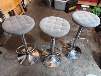 3 barstools set