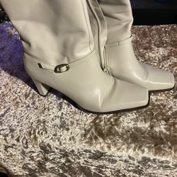 Cream Colored Ankle Boots Size Eight With Side Zipper