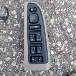 Out Of A 2004 GMC Yukon I Want To Sell It