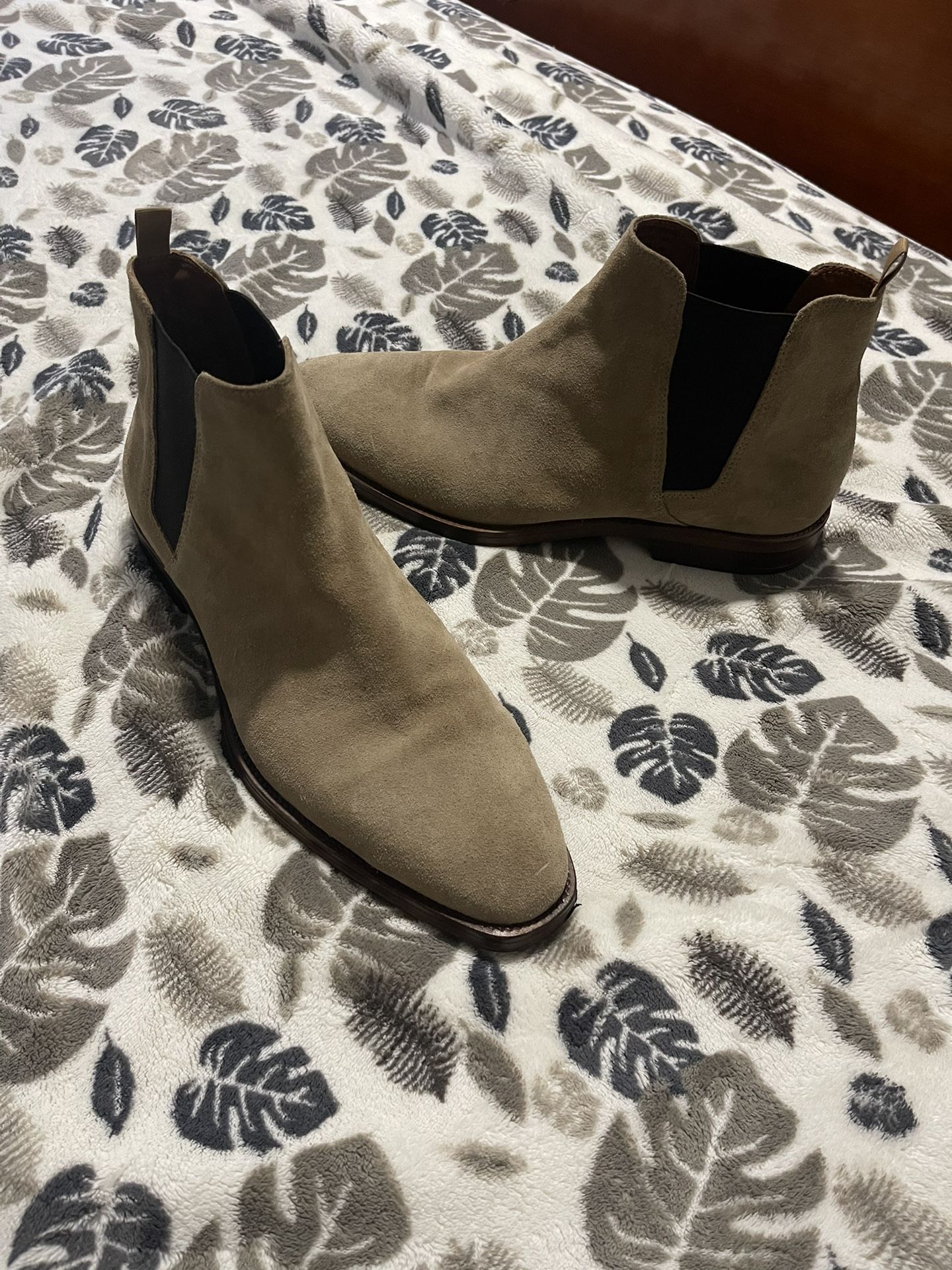 Men’s Aldo Chelsea Boots Size 13