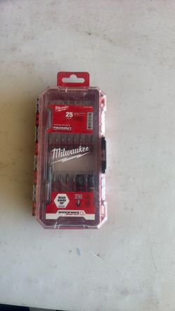 Milwaukee 25 piece impact driver set