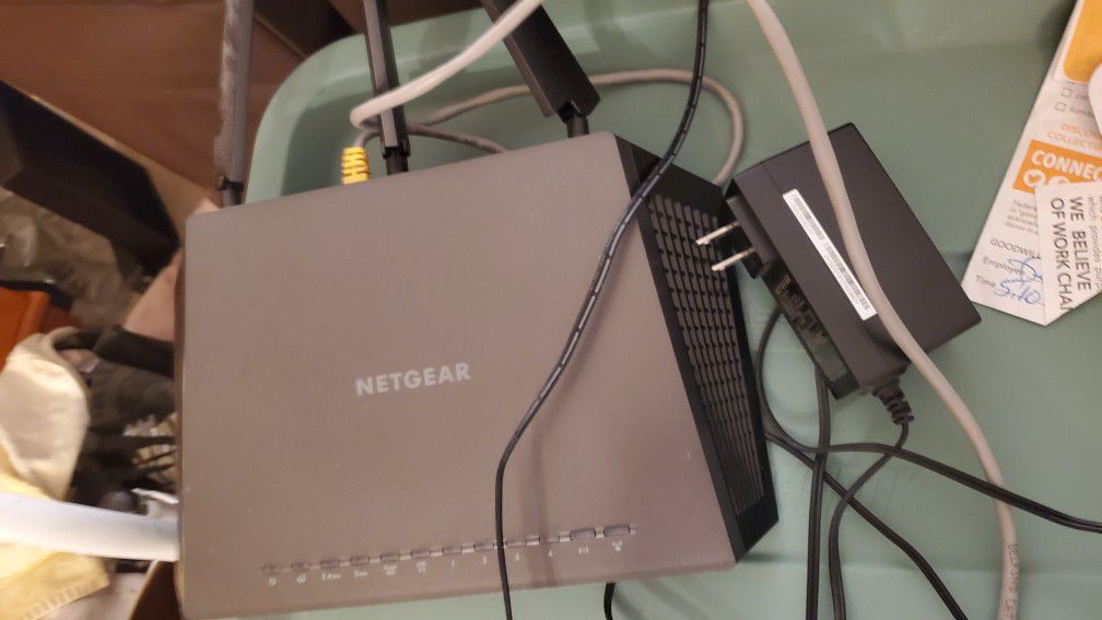 Wifi Router. Netgear Nighthawk. Works well.