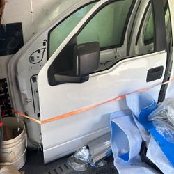 A pair of front doors for 2006 F150 extended cab