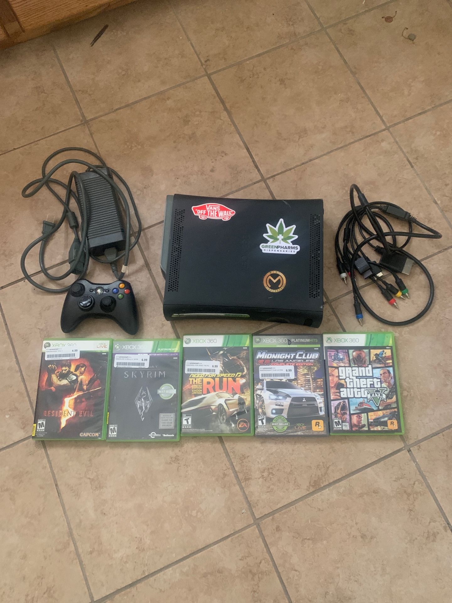 X Box 360 barely used , works great!!